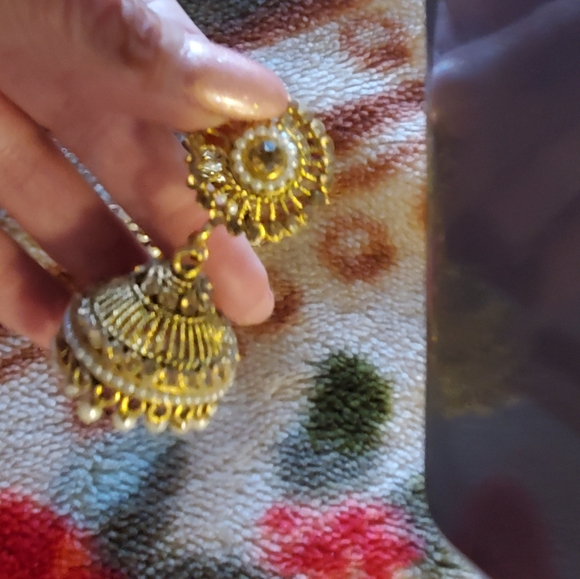 Jewelry - Picture 7 of 9